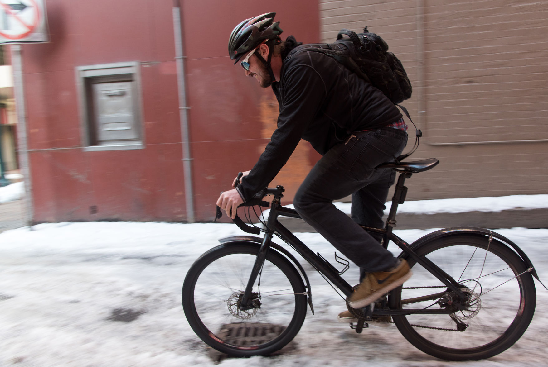 AV-TIPS-BIKING-WINTER-SR